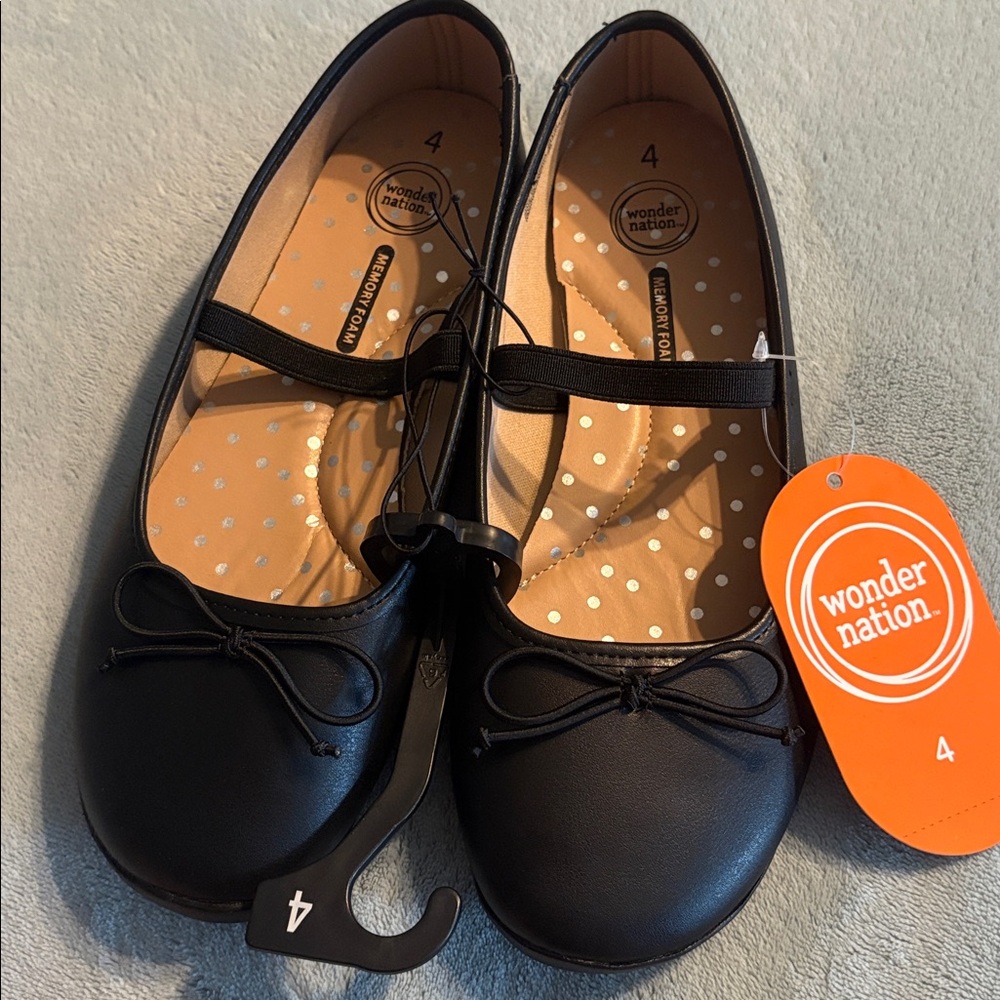 Girls Size 4 black dress shoe